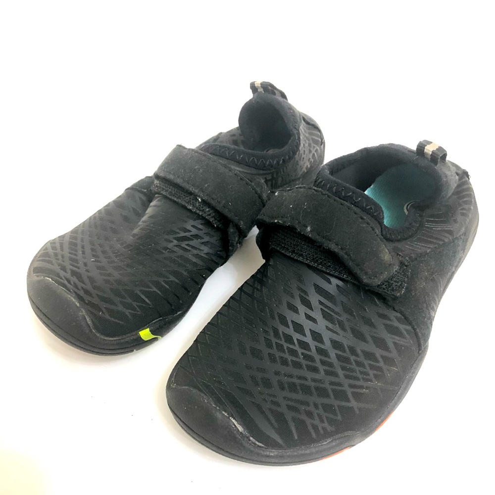 Kids Black Water Shoes Size 10.5/27